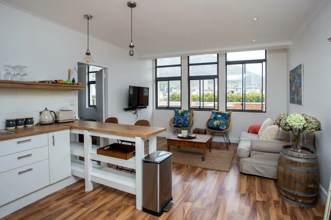 Trendy Cape Town Cbd Apartment